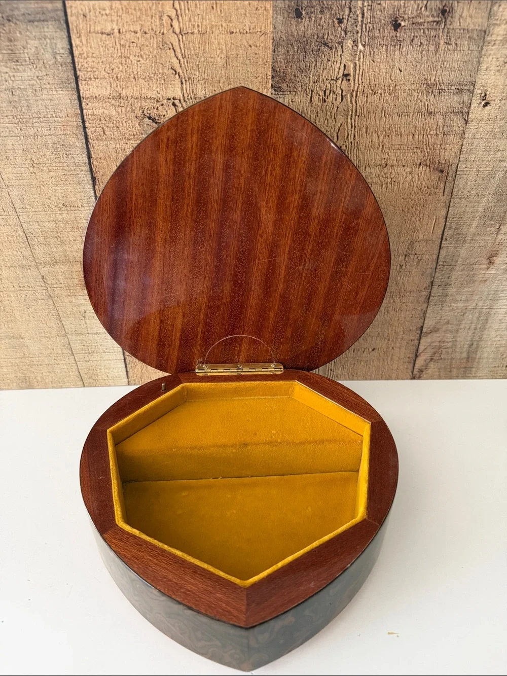 VTG Italian Sorrento marquetry floral inlaid heart shaped jewelry music box